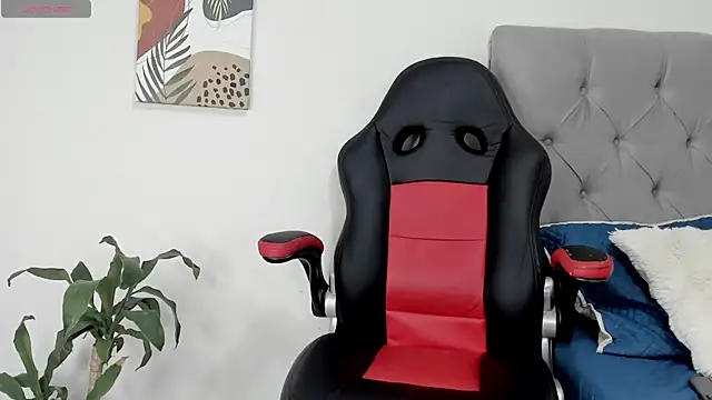 Nyra lux16 online show from 02.14.26