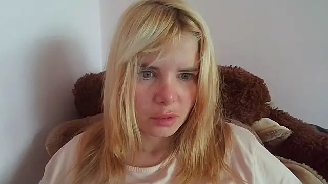 Snapshot of HornyElena chatting on 07.06.26 HornyElena online show from 07.06.26