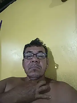 Snapshot of bruno_324278 chatting on 05.17.26 bruno 324278 online show from 05.17.26