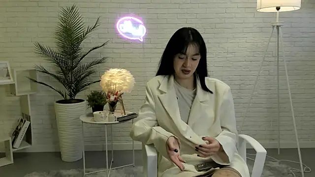 Snapshot of JaneenSeaney chatting on 11.06.25 JaneenSeaney online show from 11.06.25