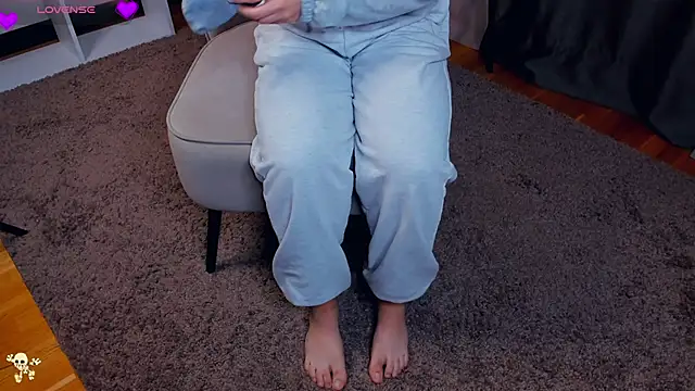 LaurelSatunas online show from 11.13.25