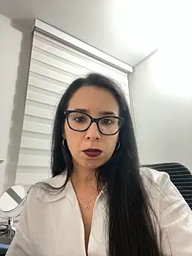 Snapshot of Vicky_ro chatting on 11.06.25 Vicky ro online show from 11.06.25