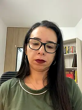 Snapshot of Vicky_ro chatting on 11.10.25 Vicky ro online show from 11.10.25