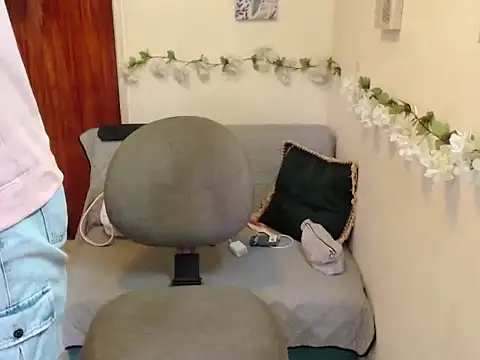 LuluKiss  online show from 12.16.25