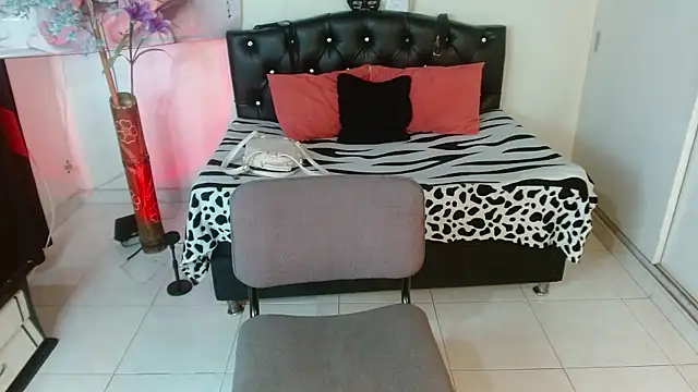 LuluKiss  online show from 01.08.26