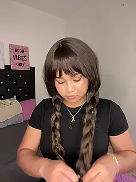 LoliitaBennett online show from 01.10.26