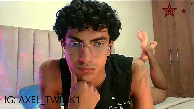 axel love13 online show from 11.19.25