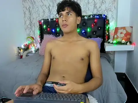 Valentino Lane online show from 12.19.25