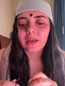 candicewest  online show from 02.25.26