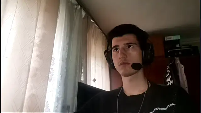 Snapshot of JamesLagerfeld chatting on 11.06.25 JamesLagerfeld online show from 11.06.25