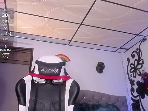 Snapshot of couple-hothot chatting on 11.06.25 couple-hothot online show from 11.06.25