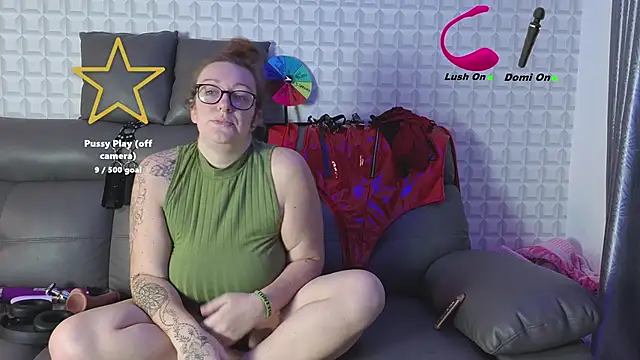 Snapshot of JadeStarUK chatting on 03.05.26 JadeStarUK online show from 03.05.26