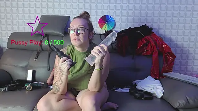 Snapshot of JadeStarUK chatting on 03.11.26 JadeStarUK online show from 03.11.26