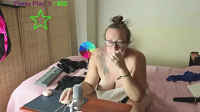 Snapshot of JadeStarUK chatting on 04.24.26 JadeStarUK online show from 04.24.26