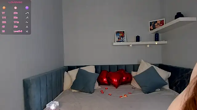 Snapshot of moon_sanny chatting on 02.14.26 moon sanny online show from 02.14.26