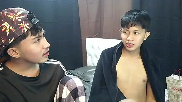 Snapshot of Urloverhardcock chatting on 07.26.26 Urloverhardcock online show from 07.26.26