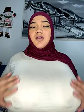 Snapshot of sweetmuslim01 chatting on 12.01.24 sweetmuslim01 online show from 12.01.24