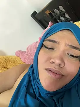 Snapshot of sweetmuslim01 chatting on 12.09.24 sweetmuslim01 online show from 12.09.24