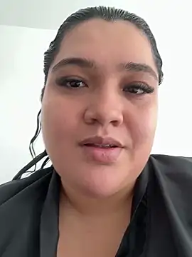Snapshot of sweetmuslim01 chatting on 12.11.24 sweetmuslim01 online show from 12.11.24