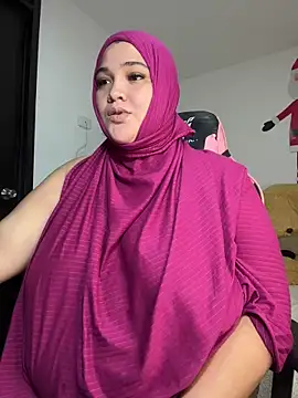 Snapshot of sweetmuslim01 chatting on 12.19.24 sweetmuslim01 online show from 12.19.24