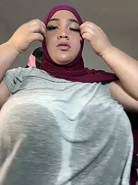 Snapshot of sweetmuslim01 chatting on 01.06.25 sweetmuslim01 online show from 01.06.25