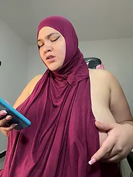 Snapshot of sweetmuslim01 chatting on 01.13.25 sweetmuslim01 online show from 01.13.25