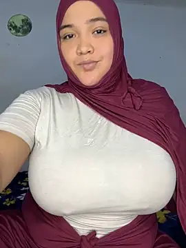 Snapshot of sweetmuslim01 chatting on 01.22.25 sweetmuslim01 online show from 01.22.25