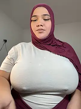 Snapshot of sweetmuslim01 chatting on 01.22.25 sweetmuslim01 online show from 01.22.25