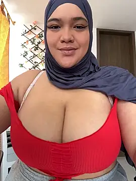 Snapshot of sweetmuslim01 chatting on 03.14.25 sweetmuslim01 online show from 03.14.25