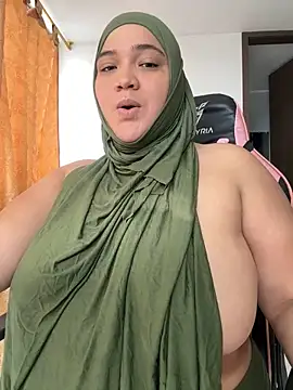 Snapshot of sweetmuslim01 chatting on 09.09.25 sweetmuslim01 online show from 09.09.25