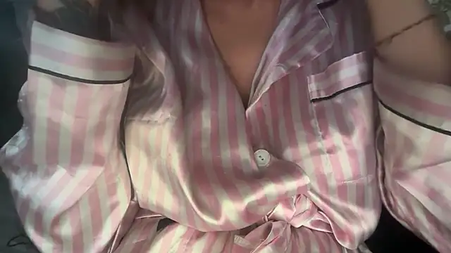 Snapshot of Angelinaa19 chatting on 05.14.26 Angelinaa19 online show from 05.14.26