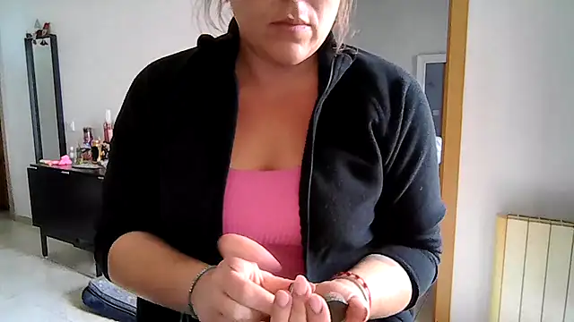 Domiqueen online show from 11.13.25