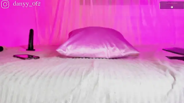 Daniihot   online show from 05.30.26