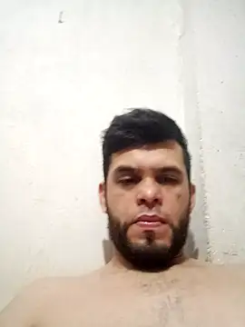 Snapshot of James21990 chatting on 11.08.25 James21990 online show from 11.08.25