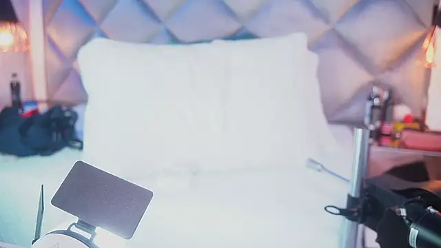 crystal gilton online show from 04.06.26