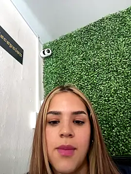 Snapshot of Sara__Secret chatting on 11.07.25 Sara Secret online show from 11.07.25