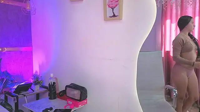 AuroraLanee  online show from 12.17.25