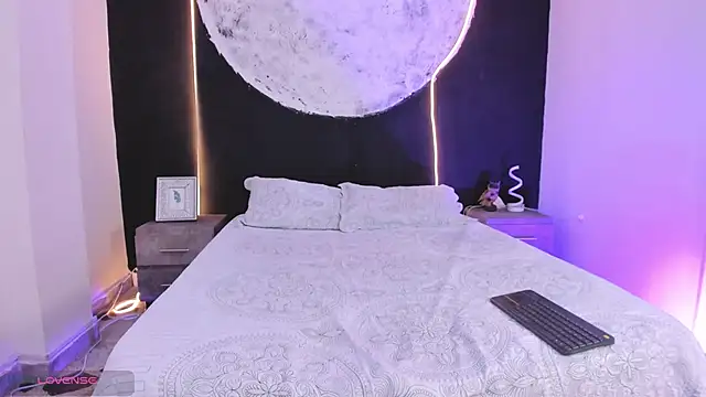 ZarinaWynne online show from 11.17.25