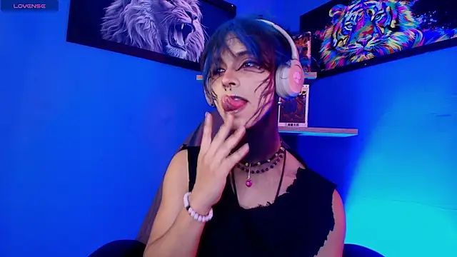 luxiel  online show from 03.17.26