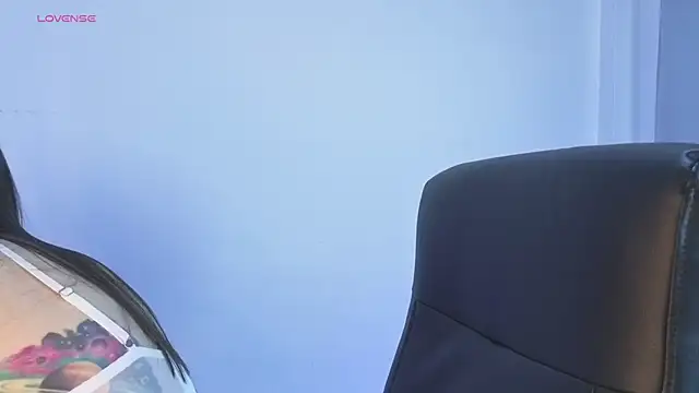 Snapshot of MissEmma__ chatting on 11.18.25 MissEmma online show from 11.18.25