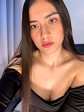 Snapshot of MissEmma__ chatting on 12.16.25 MissEmma online show from 12.16.25