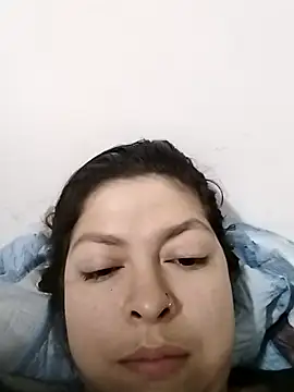 Snapshot of Chechi_miau chatting on 11.17.25 Chechi miau online show from 11.17.25