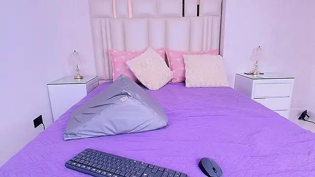 alanarose18 online show from 05.24.26