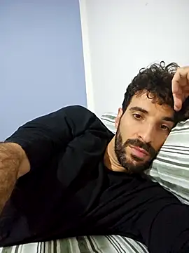 Snapshot of Pinosce6 chatting on 11.09.25 Pinosce6 online show from 11.09.25