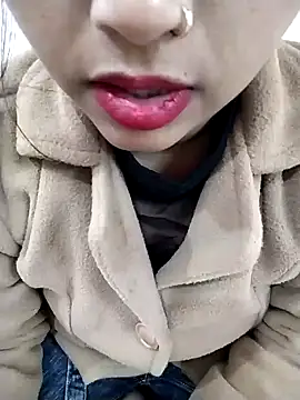 Snapshot of Sexy_Divya__ chatting on 12.16.25 Sexy Divya online show from 12.16.25