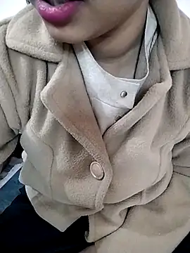 Snapshot of Sexy_Divya__ chatting on 12.20.25 Sexy Divya online show from 12.20.25