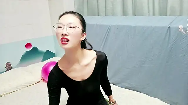 QIQIZHAO-2025 online show from 12.01.25