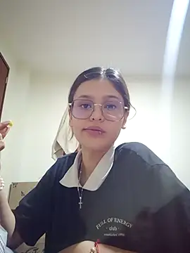 lili ra online show from 11.10.25