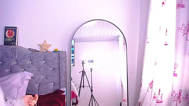  Pariiss online show from 11.28.25