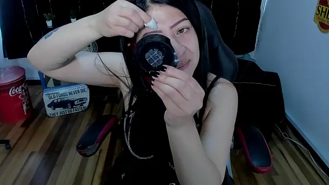 Snapshot of Halley_Ravenn chatting on 07.17.26 Halley Ravenn online show from 07.17.26